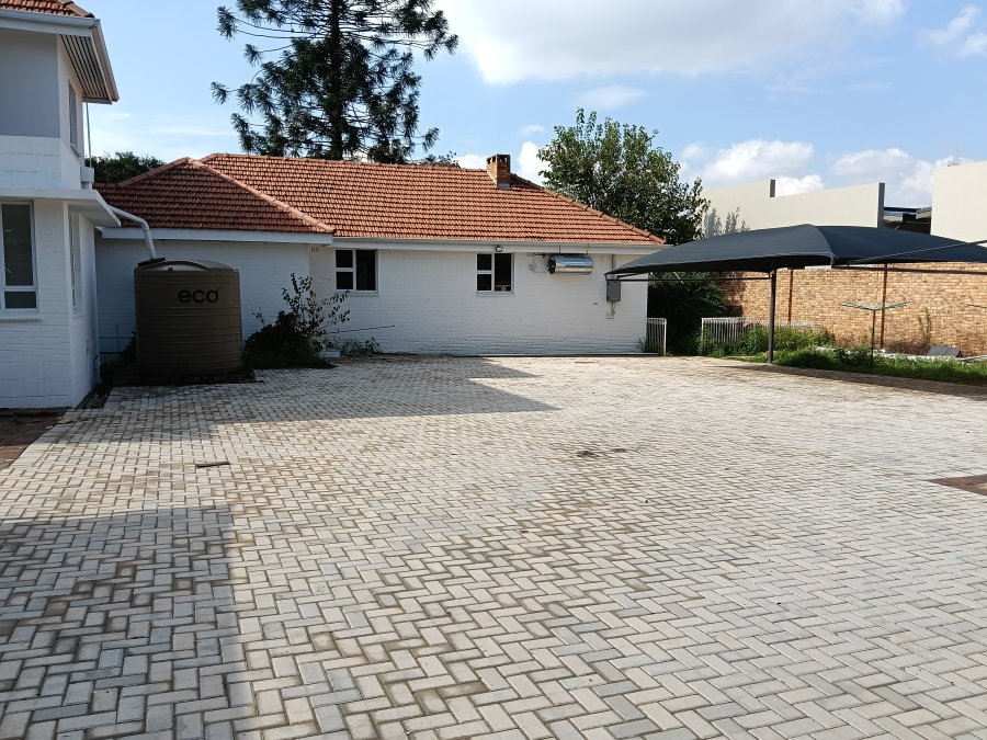 3 Bedroom Property for Sale in Lakefield Gauteng