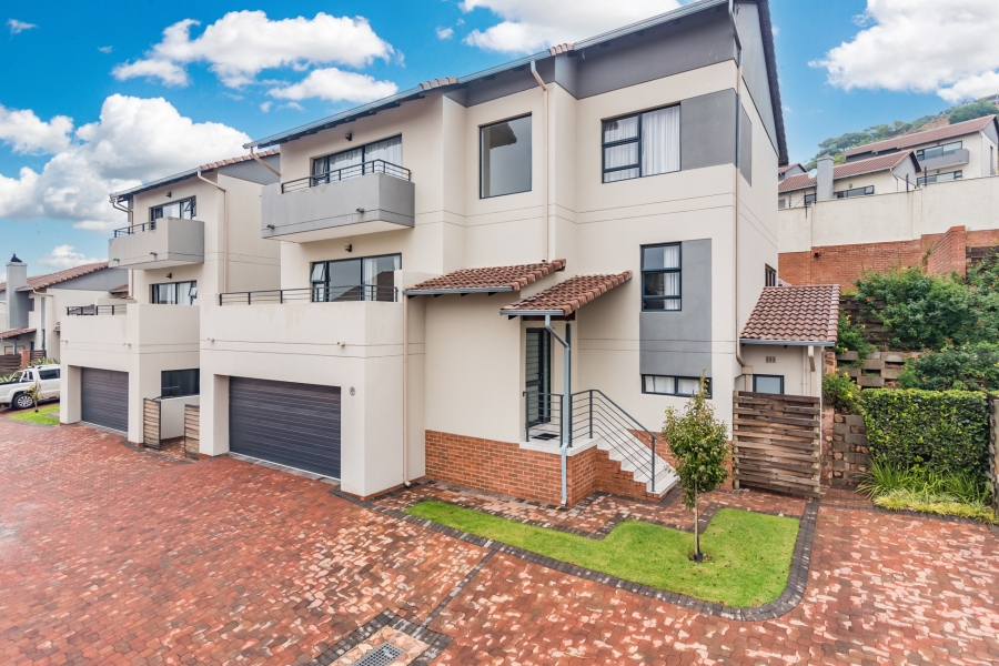 To Let 5 Bedroom Property for Rent in Amorosa Gauteng