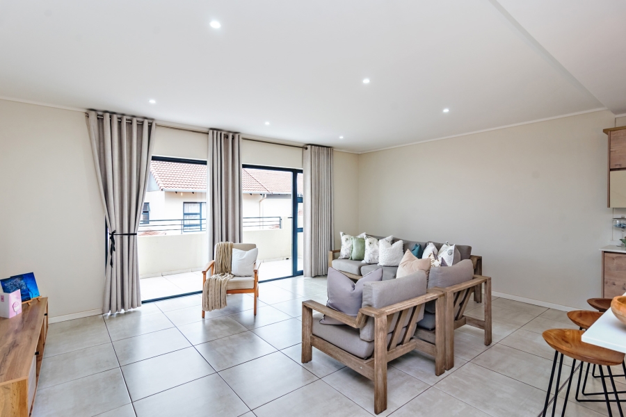 To Let 5 Bedroom Property for Rent in Amorosa Gauteng