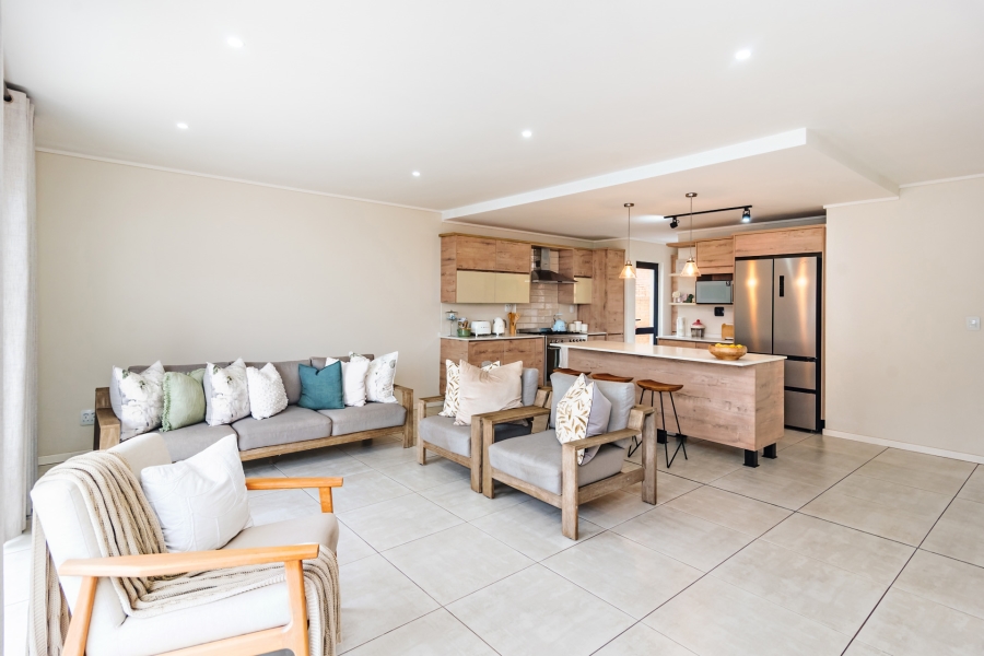 To Let 5 Bedroom Property for Rent in Amorosa Gauteng