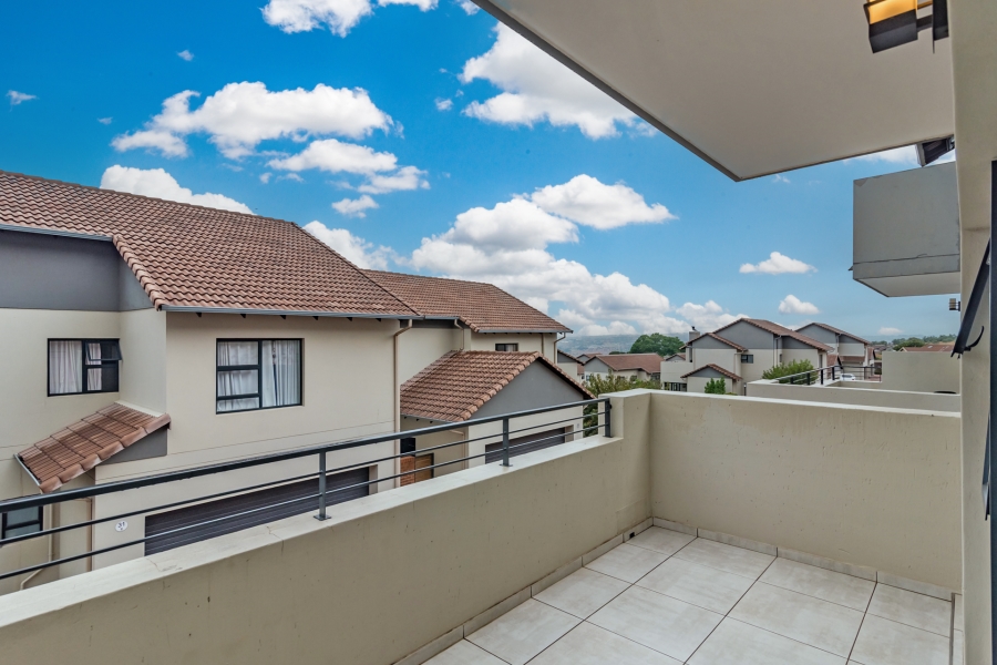 To Let 5 Bedroom Property for Rent in Amorosa Gauteng