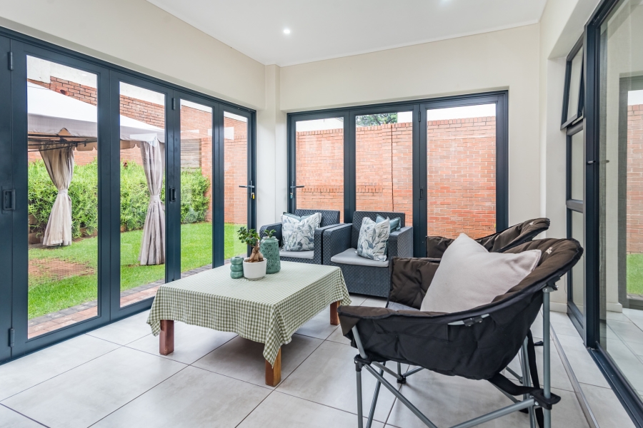 To Let 5 Bedroom Property for Rent in Amorosa Gauteng