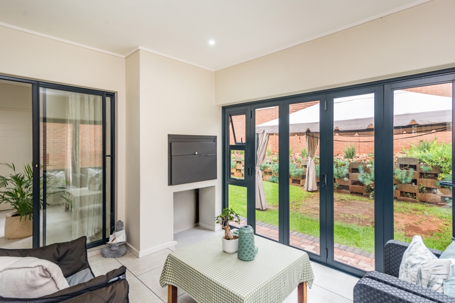 To Let 5 Bedroom Property for Rent in Amorosa Gauteng