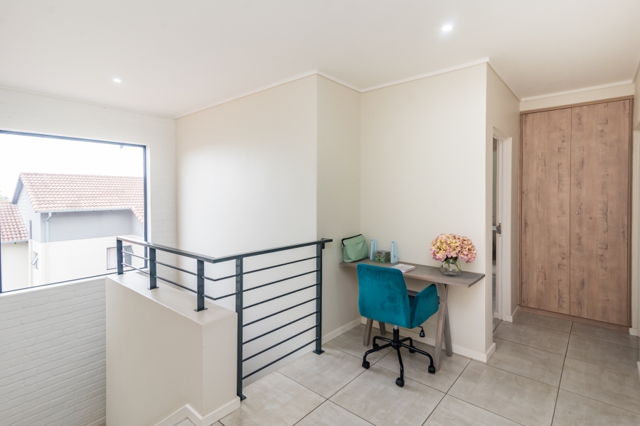 To Let 5 Bedroom Property for Rent in Amorosa Gauteng