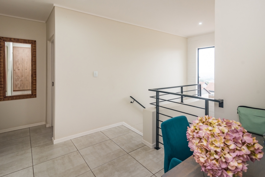 To Let 5 Bedroom Property for Rent in Amorosa Gauteng