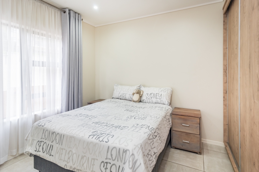To Let 5 Bedroom Property for Rent in Amorosa Gauteng