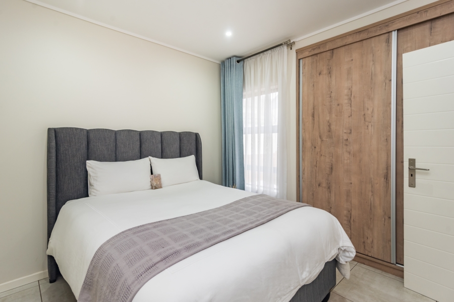 To Let 5 Bedroom Property for Rent in Amorosa Gauteng