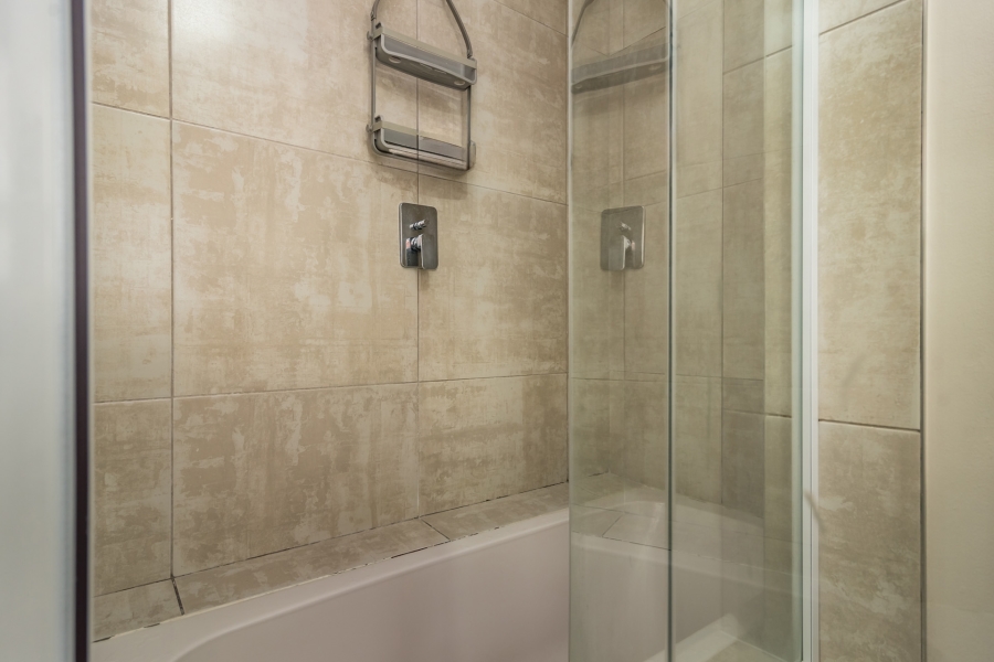 To Let 5 Bedroom Property for Rent in Amorosa Gauteng