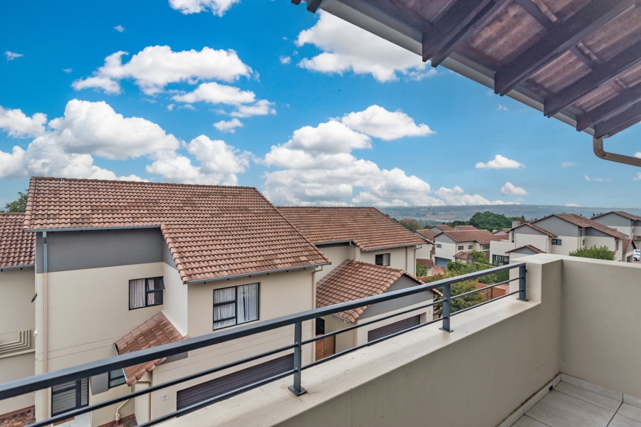 To Let 5 Bedroom Property for Rent in Amorosa Gauteng