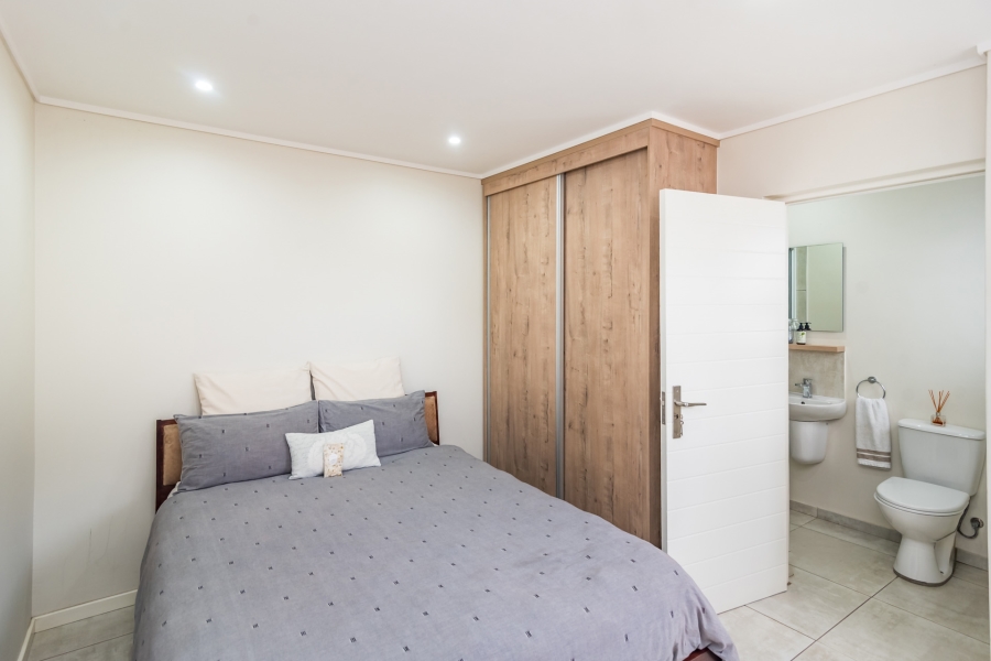 To Let 5 Bedroom Property for Rent in Amorosa Gauteng