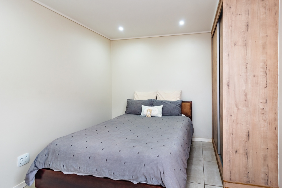 To Let 5 Bedroom Property for Rent in Amorosa Gauteng