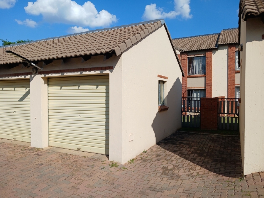 2 Bedroom Property for Sale in Mooikloof Ridge Gauteng