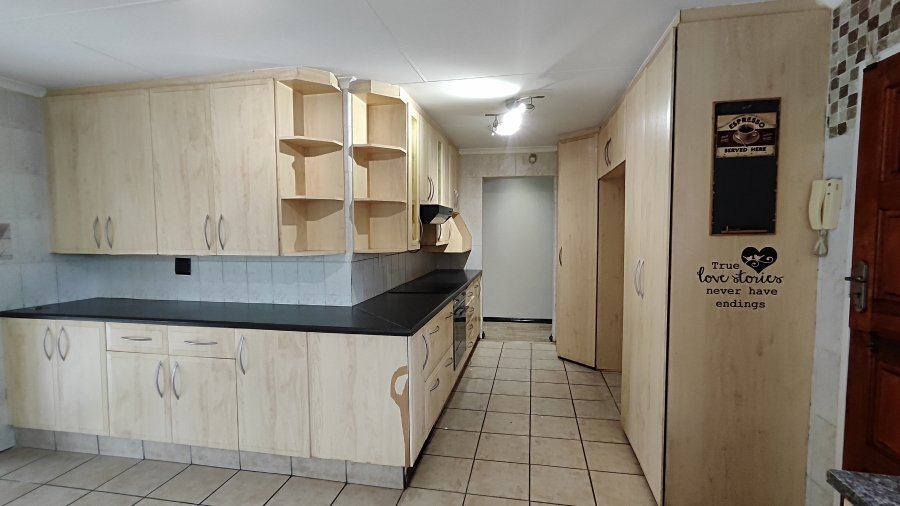 To Let 3 Bedroom Property for Rent in President Park Gauteng