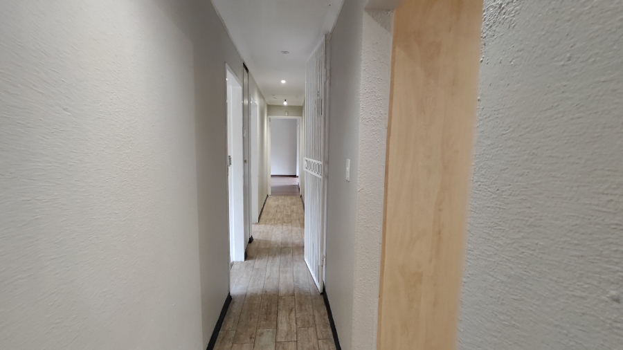 To Let 3 Bedroom Property for Rent in President Park Gauteng