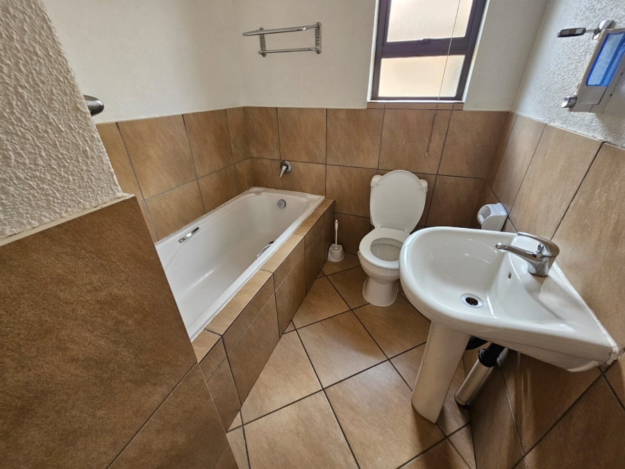 3 Bedroom Property for Sale in Albertsdal Gauteng