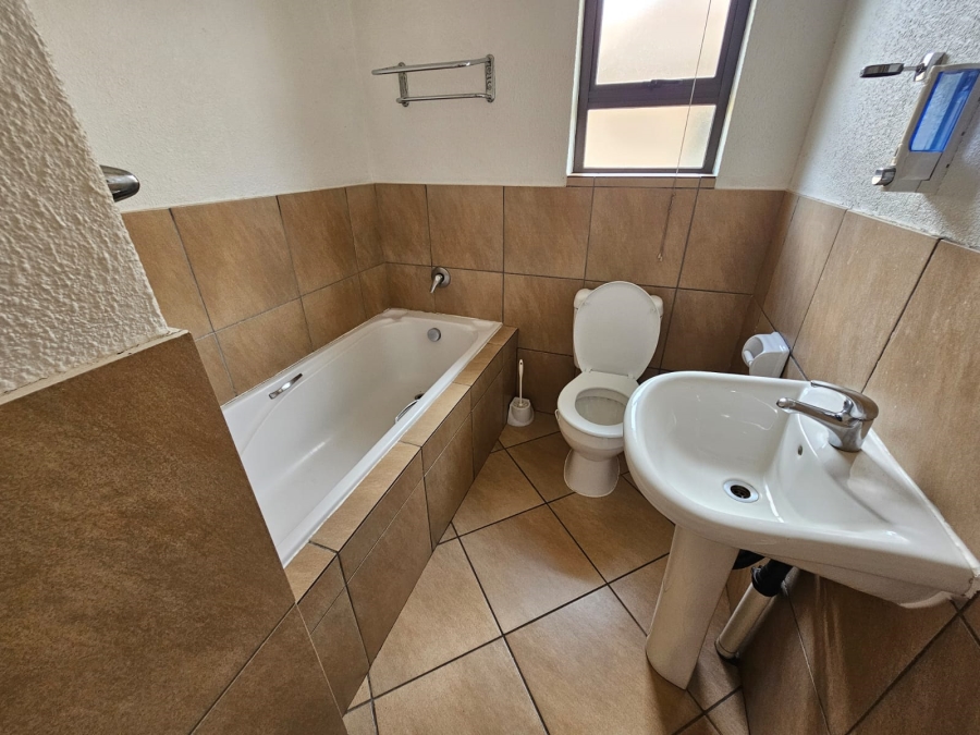 3 Bedroom Property for Sale in Albertsdal Gauteng