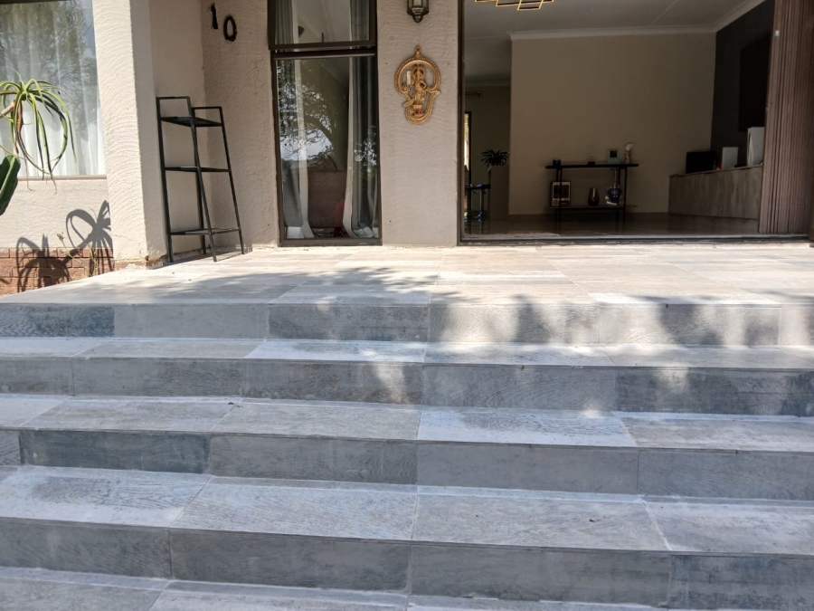 3 Bedroom Property for Sale in Buurendal Gauteng