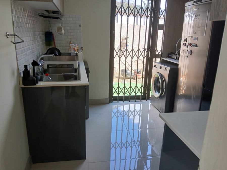 3 Bedroom Property for Sale in Buurendal Gauteng