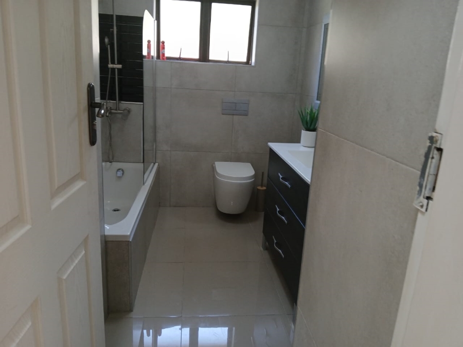 3 Bedroom Property for Sale in Buurendal Gauteng