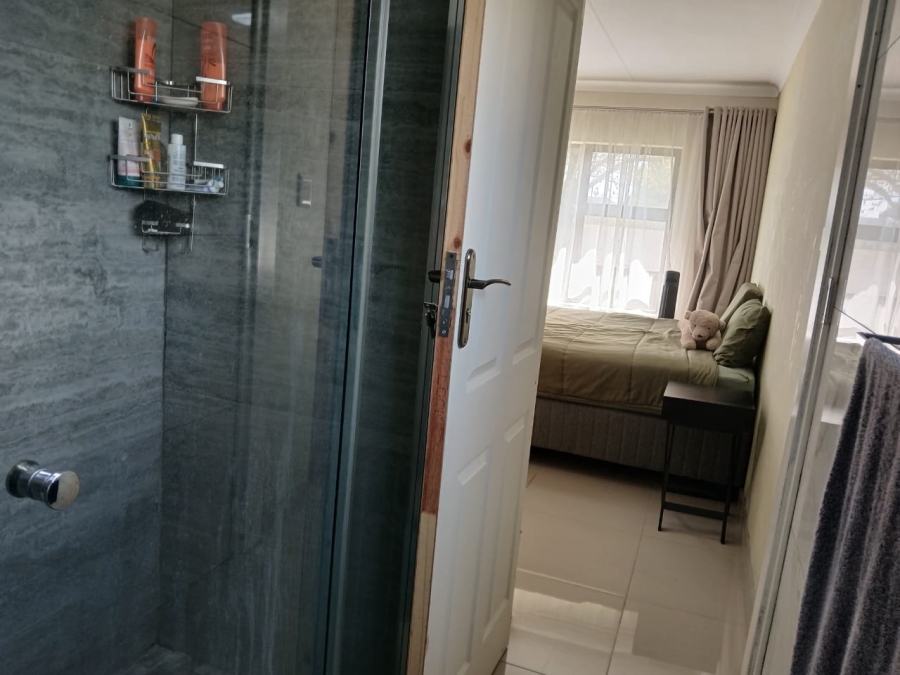 3 Bedroom Property for Sale in Buurendal Gauteng