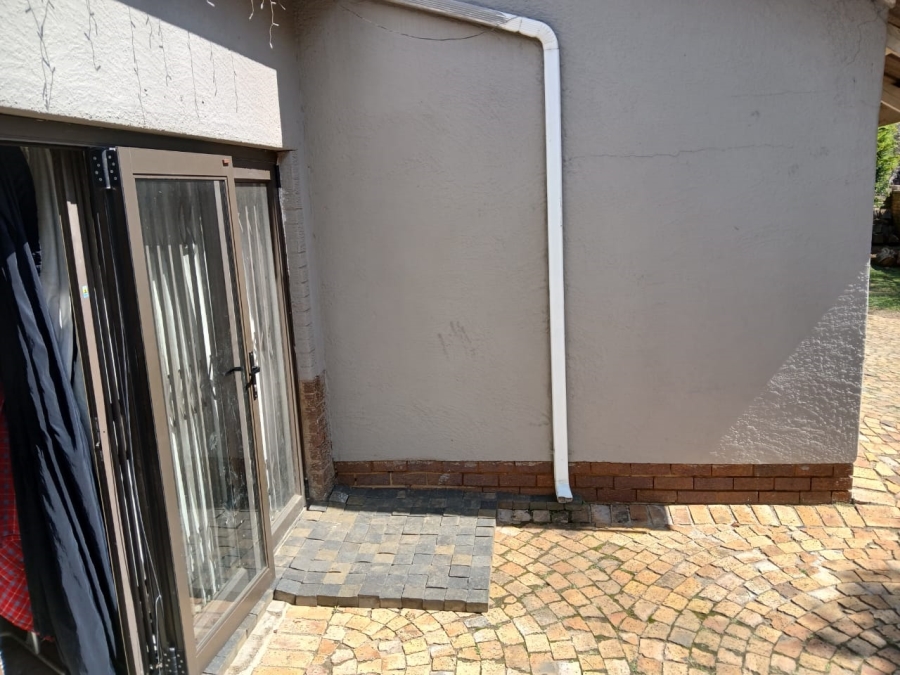 3 Bedroom Property for Sale in Buurendal Gauteng