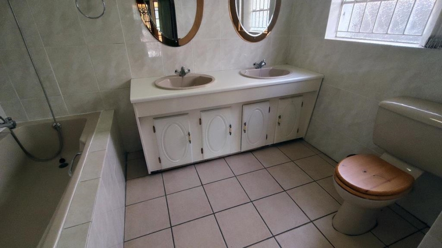 7 Bedroom Property for Sale in Kensington Gauteng