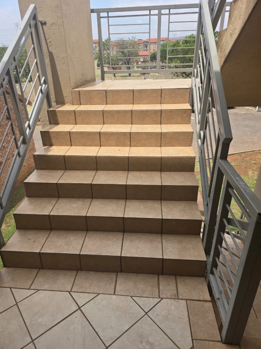 To Let 1 Bedroom Property for Rent in The Orchards Gauteng