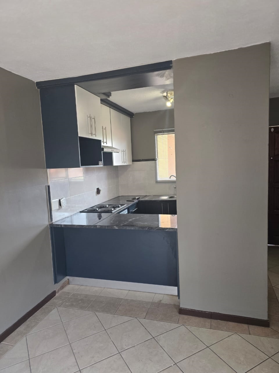 To Let 1 Bedroom Property for Rent in The Orchards Gauteng