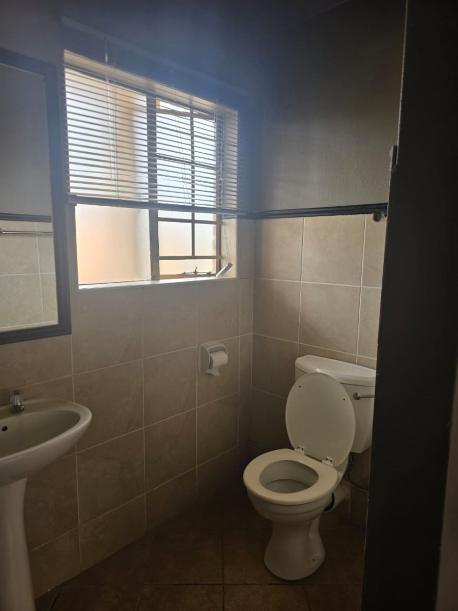 To Let 1 Bedroom Property for Rent in The Orchards Gauteng