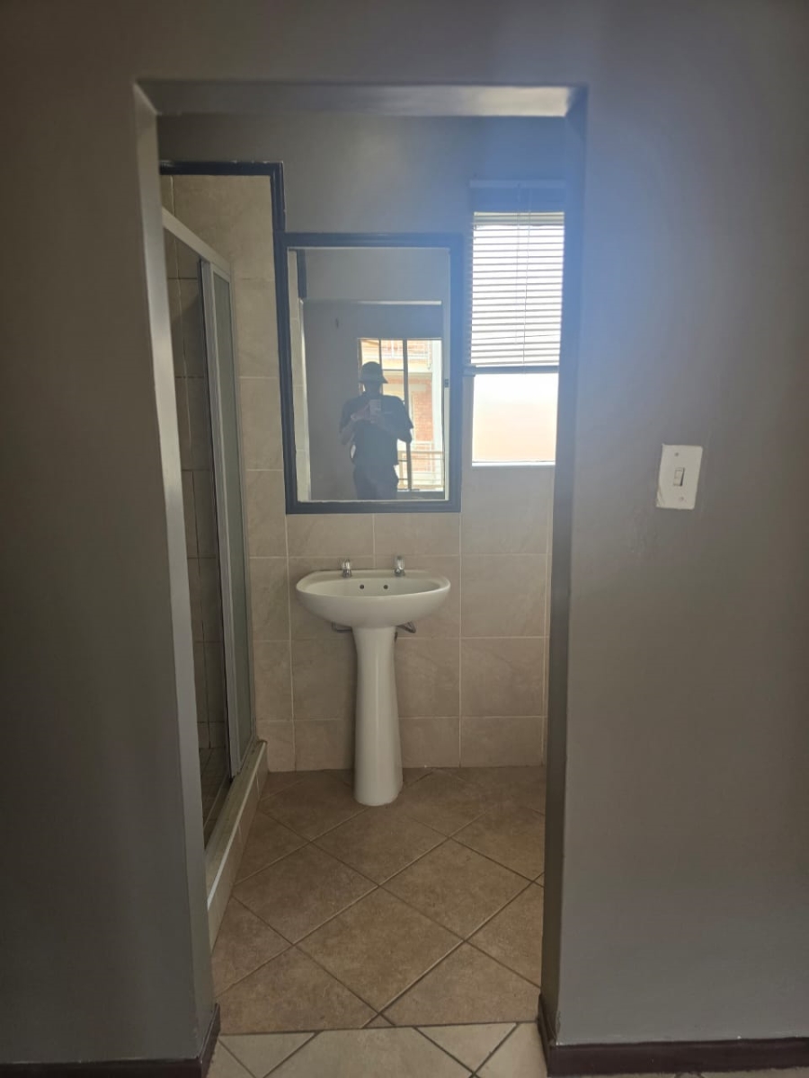 To Let 1 Bedroom Property for Rent in The Orchards Gauteng