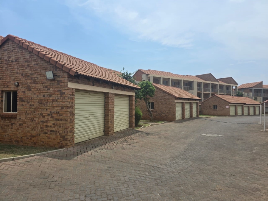 To Let 1 Bedroom Property for Rent in The Orchards Gauteng