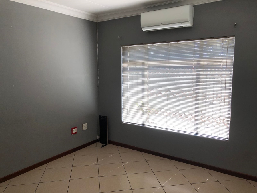 To Let Commercial Property for Rent in Wierda Park Gauteng