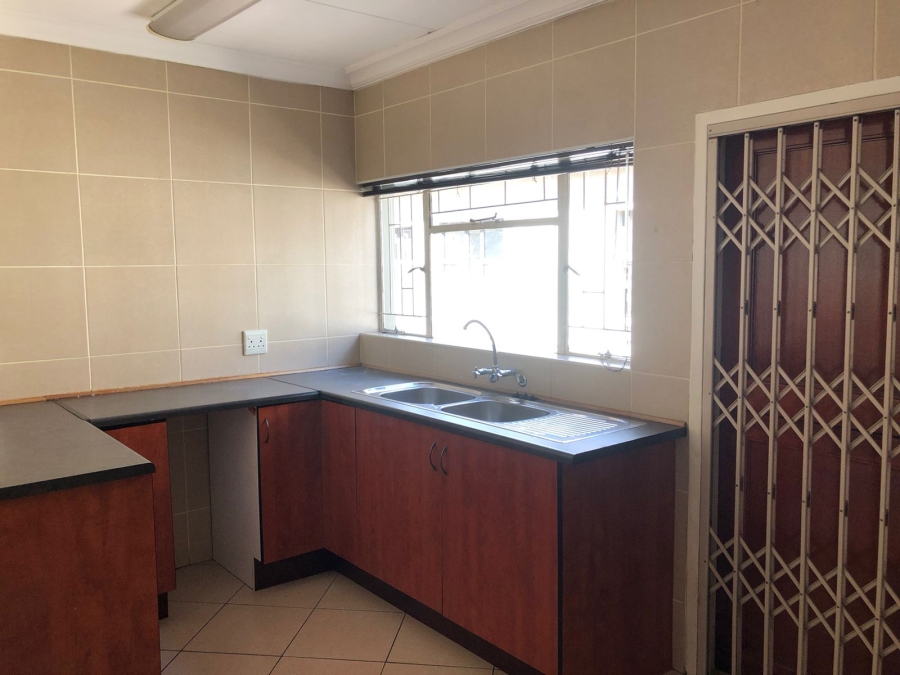 To Let Commercial Property for Rent in Wierda Park Gauteng