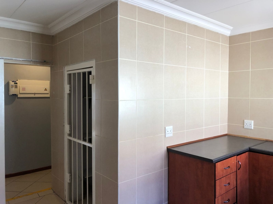 To Let Commercial Property for Rent in Wierda Park Gauteng