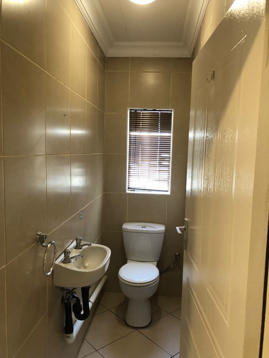 To Let Commercial Property for Rent in Wierda Park Gauteng