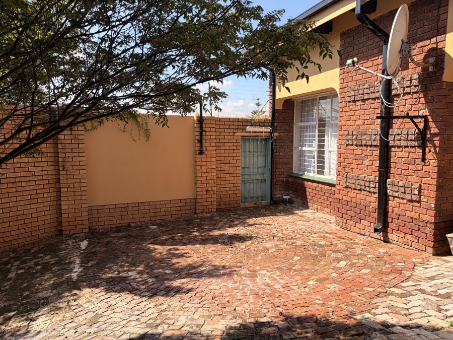 To Let 2 Bedroom Property for Rent in Laudium Gauteng