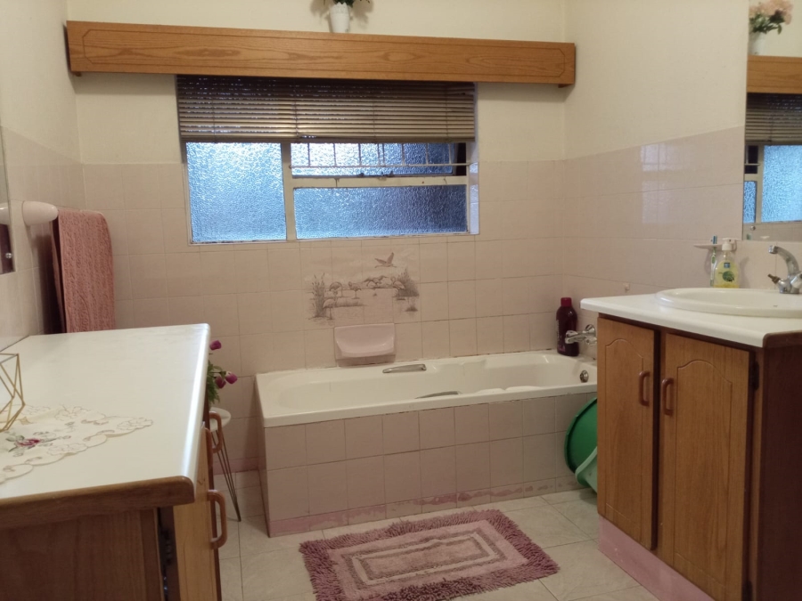 2 Bedroom Property for Sale in Vanderbijlpark CE 3 Gauteng