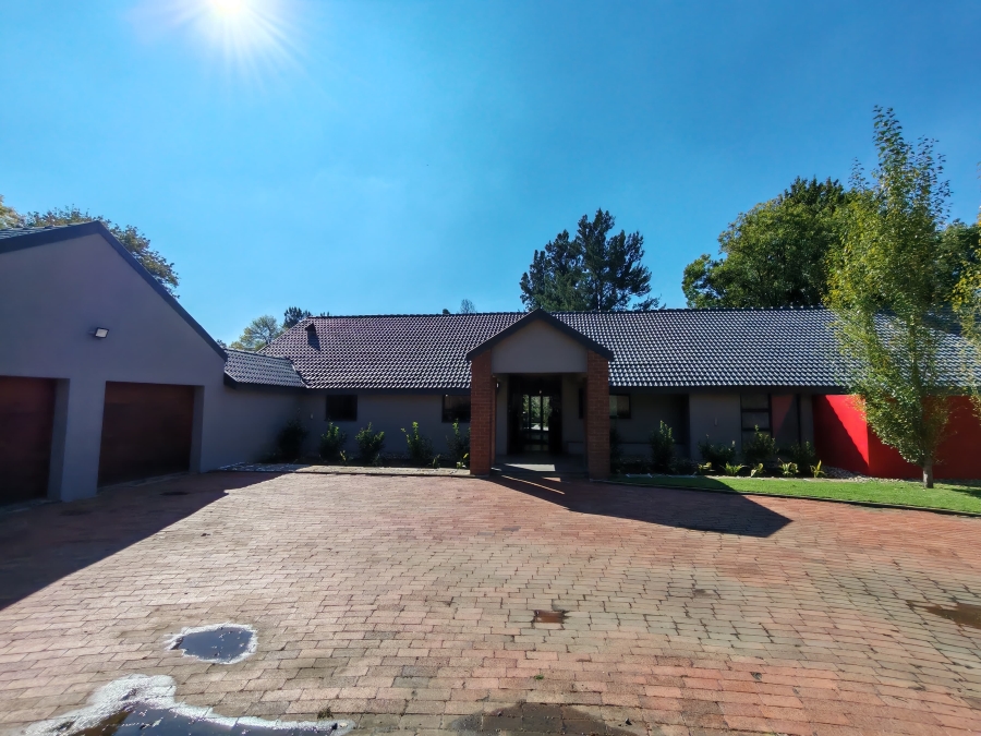 5 Bedroom Property for Sale in Three Rivers Proper Gauteng
