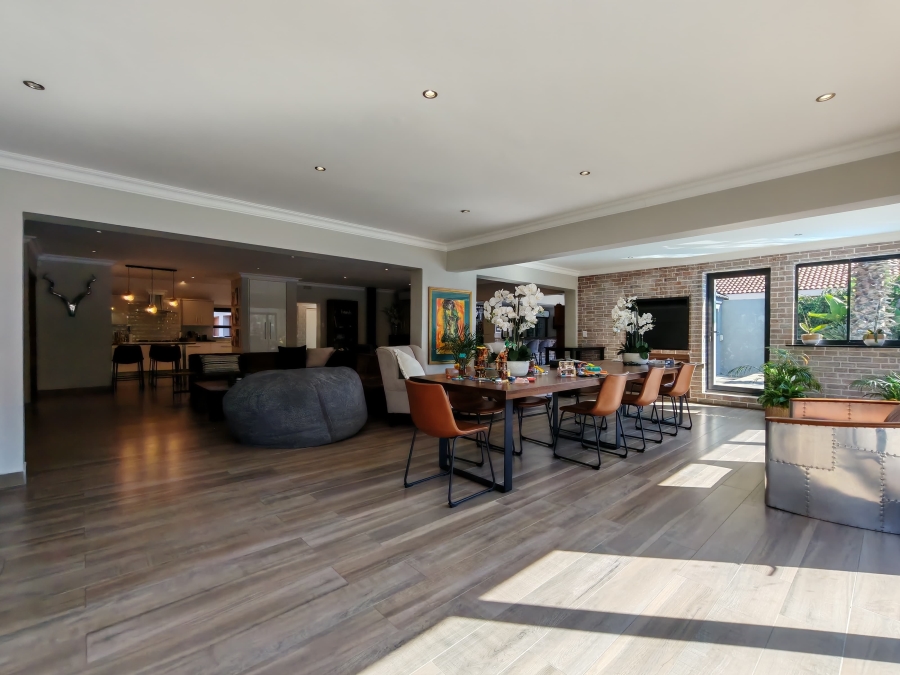 5 Bedroom Property for Sale in Three Rivers Proper Gauteng