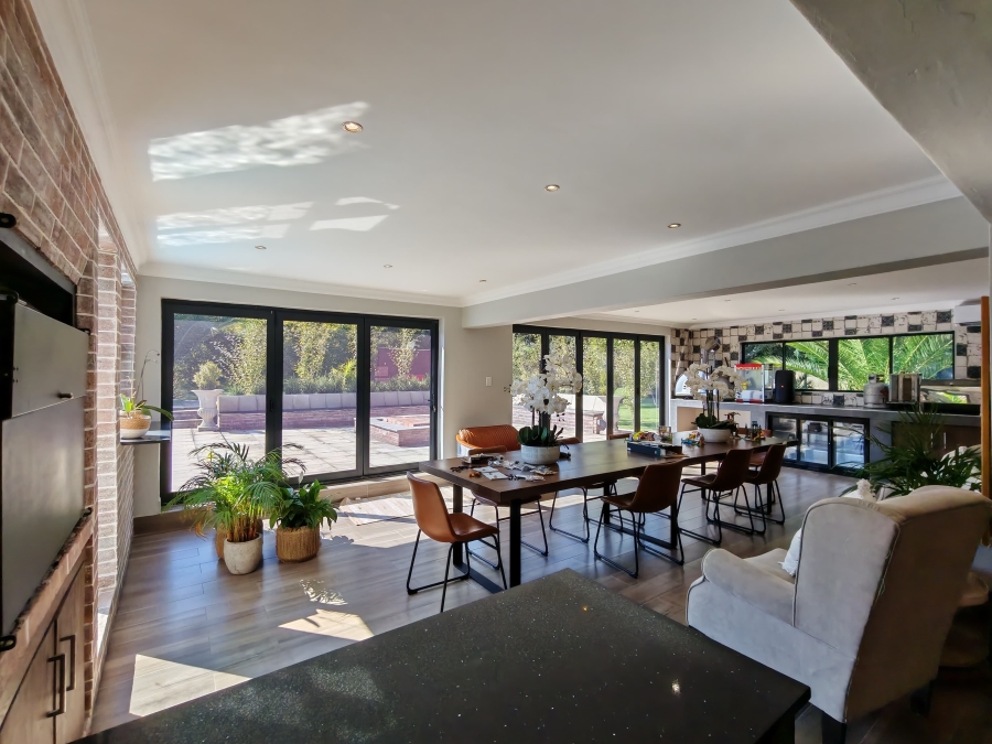 5 Bedroom Property for Sale in Three Rivers Proper Gauteng