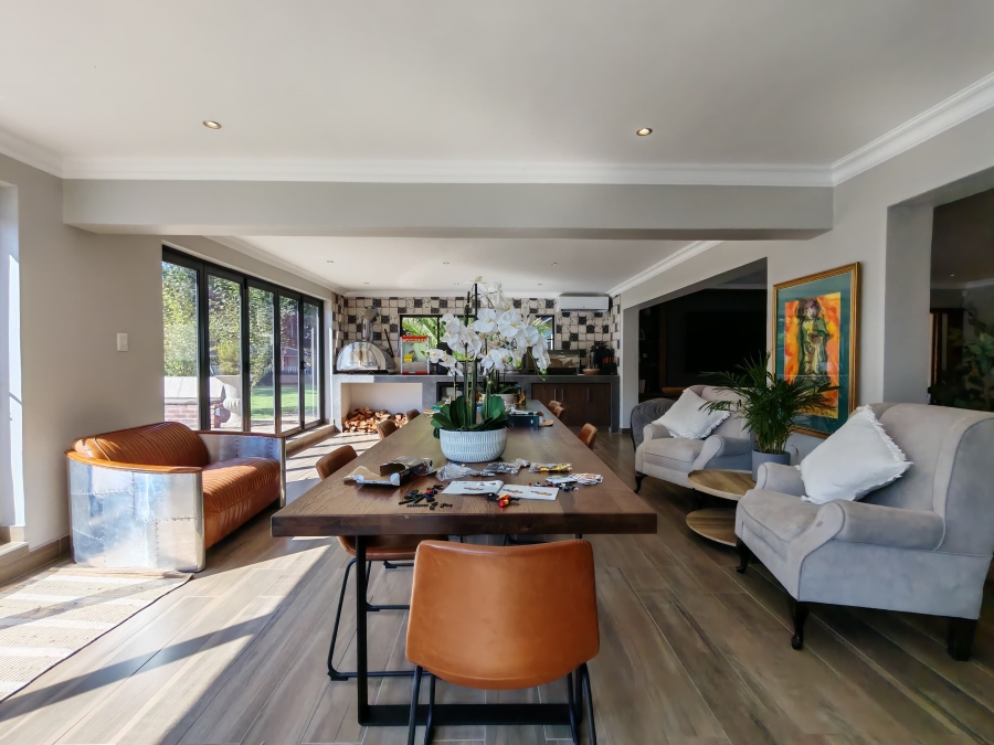 5 Bedroom Property for Sale in Three Rivers Proper Gauteng