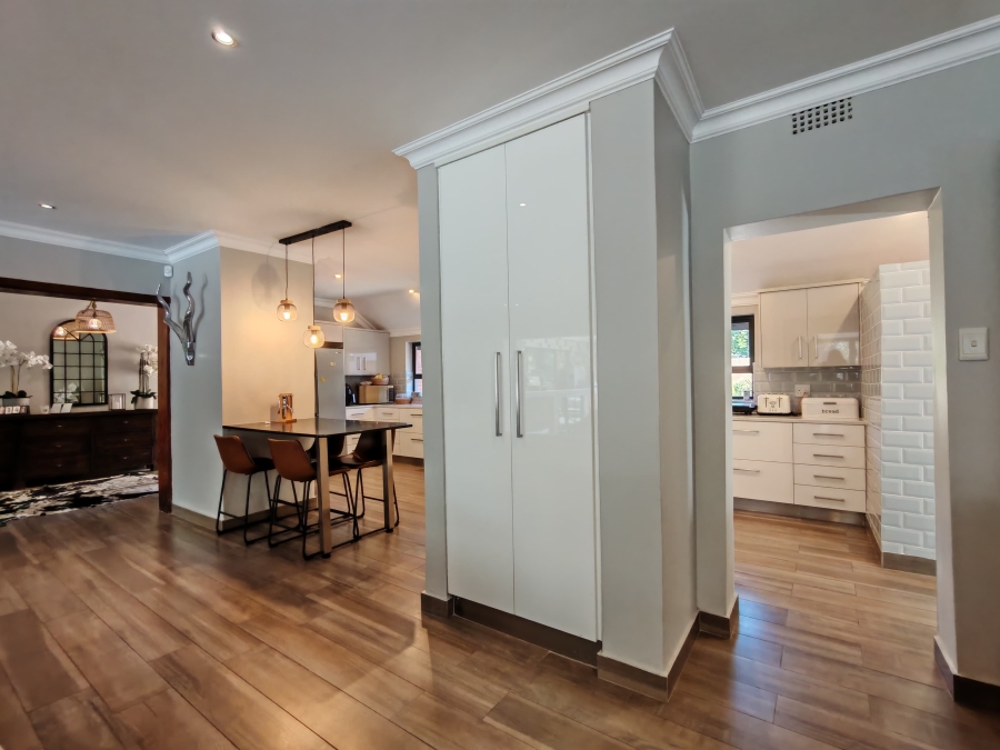 5 Bedroom Property for Sale in Three Rivers Proper Gauteng