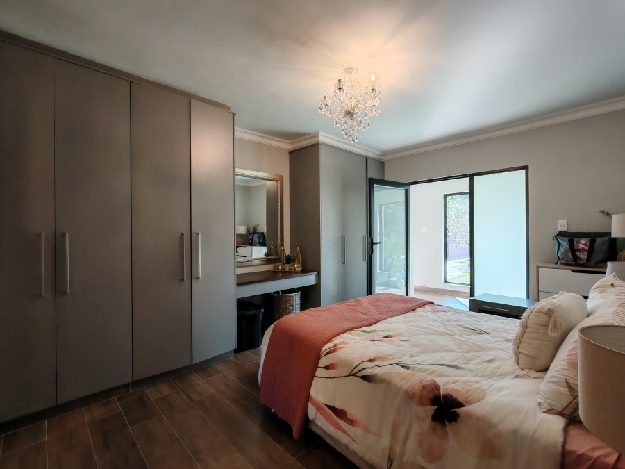 5 Bedroom Property for Sale in Three Rivers Proper Gauteng