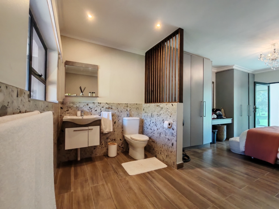 5 Bedroom Property for Sale in Three Rivers Proper Gauteng