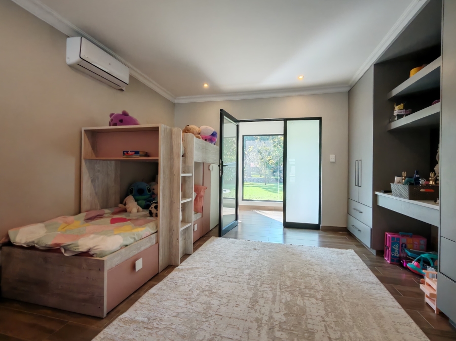 5 Bedroom Property for Sale in Three Rivers Proper Gauteng