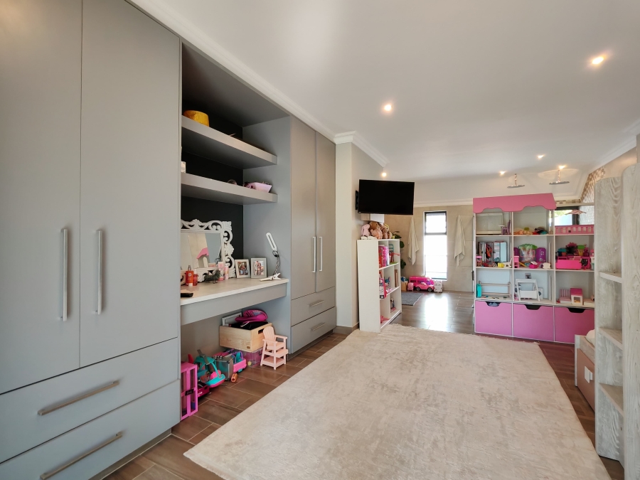 5 Bedroom Property for Sale in Three Rivers Proper Gauteng