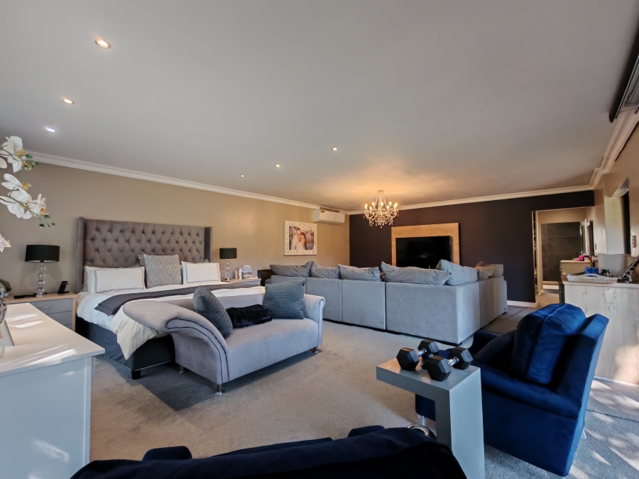 5 Bedroom Property for Sale in Three Rivers Proper Gauteng