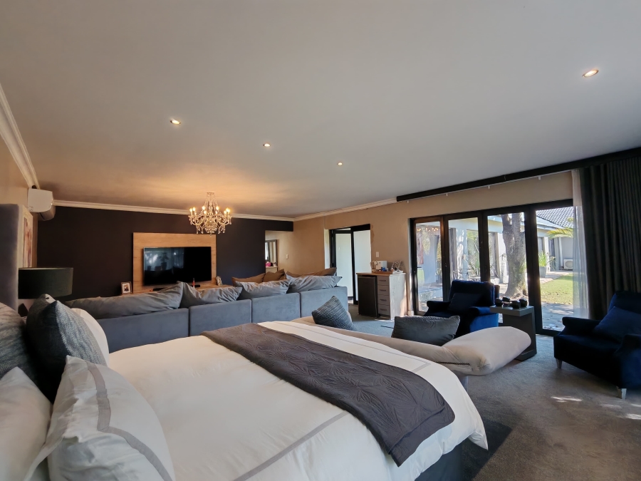 5 Bedroom Property for Sale in Three Rivers Proper Gauteng