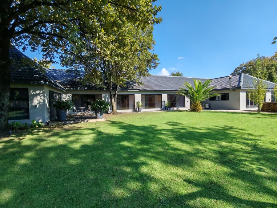 5 Bedroom Property for Sale in Three Rivers Proper Gauteng