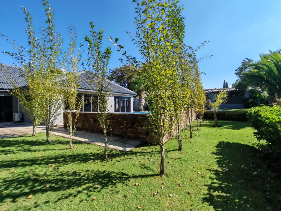 5 Bedroom Property for Sale in Three Rivers Proper Gauteng